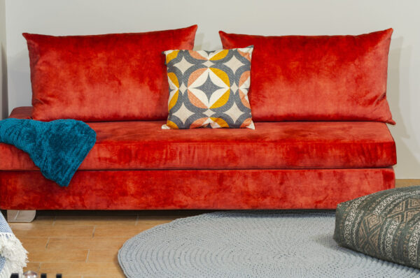 Βελούδινος, χειροποίητος καναπές, ποικιλία σε χρώματα και υφάσματα