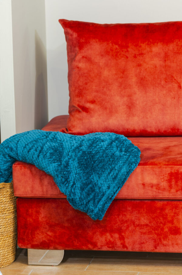 Βελούδινος, χειροποίητος καναπές, ποικιλία σε χρώματα και υφάσματα